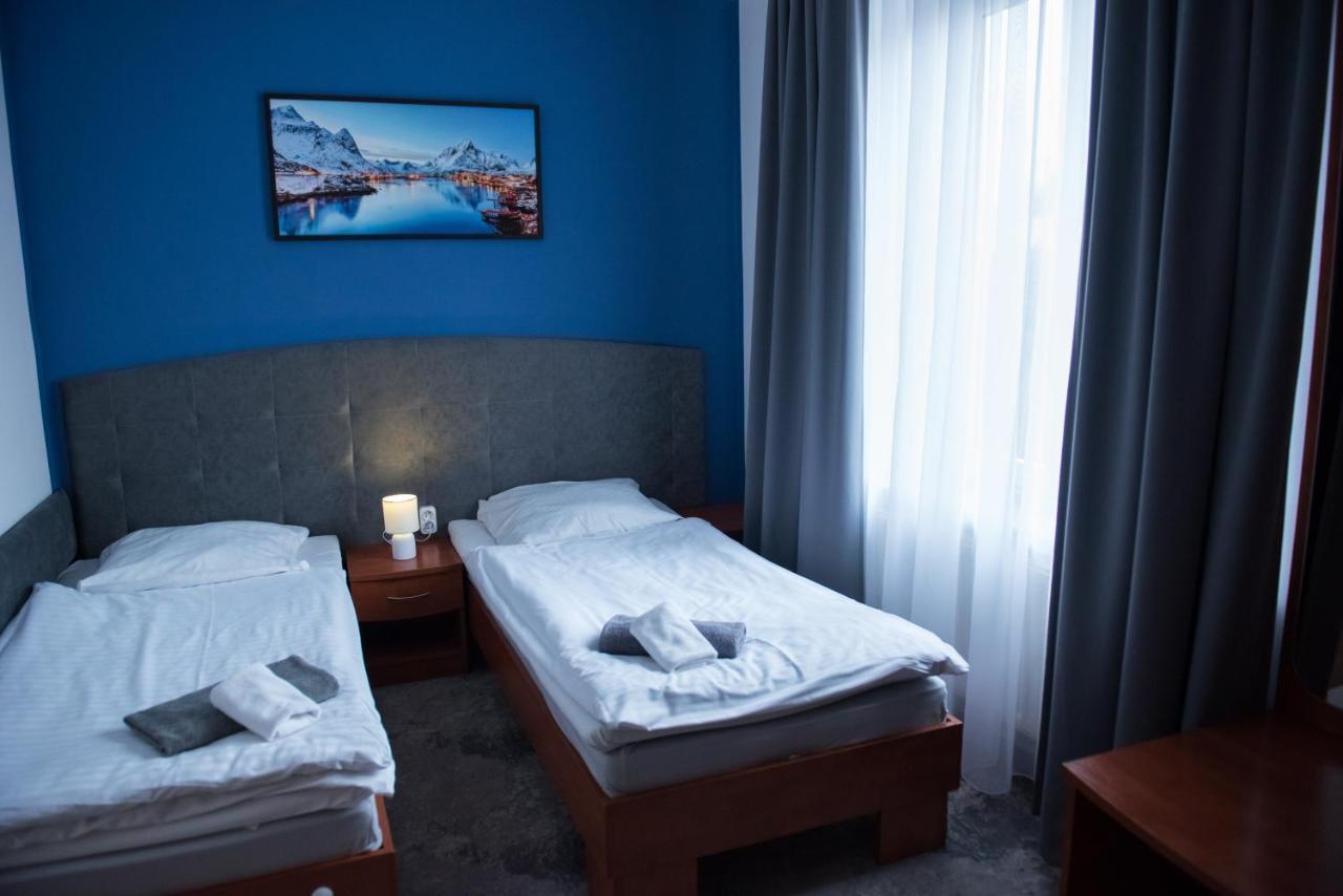 Hotel Paradiso Suchedniow ภายนอก รูปภาพ