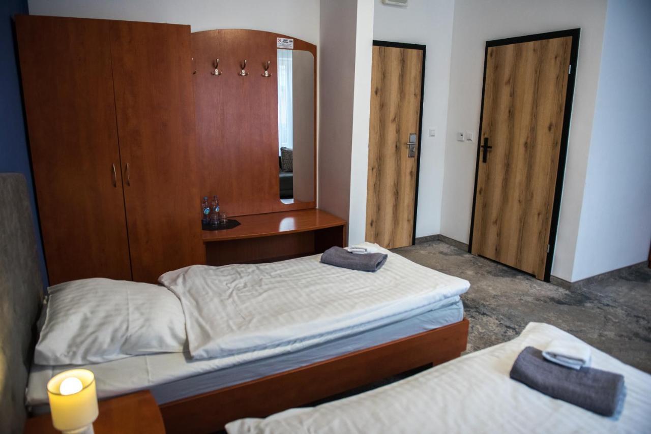 Hotel Paradiso Suchedniow ภายนอก รูปภาพ