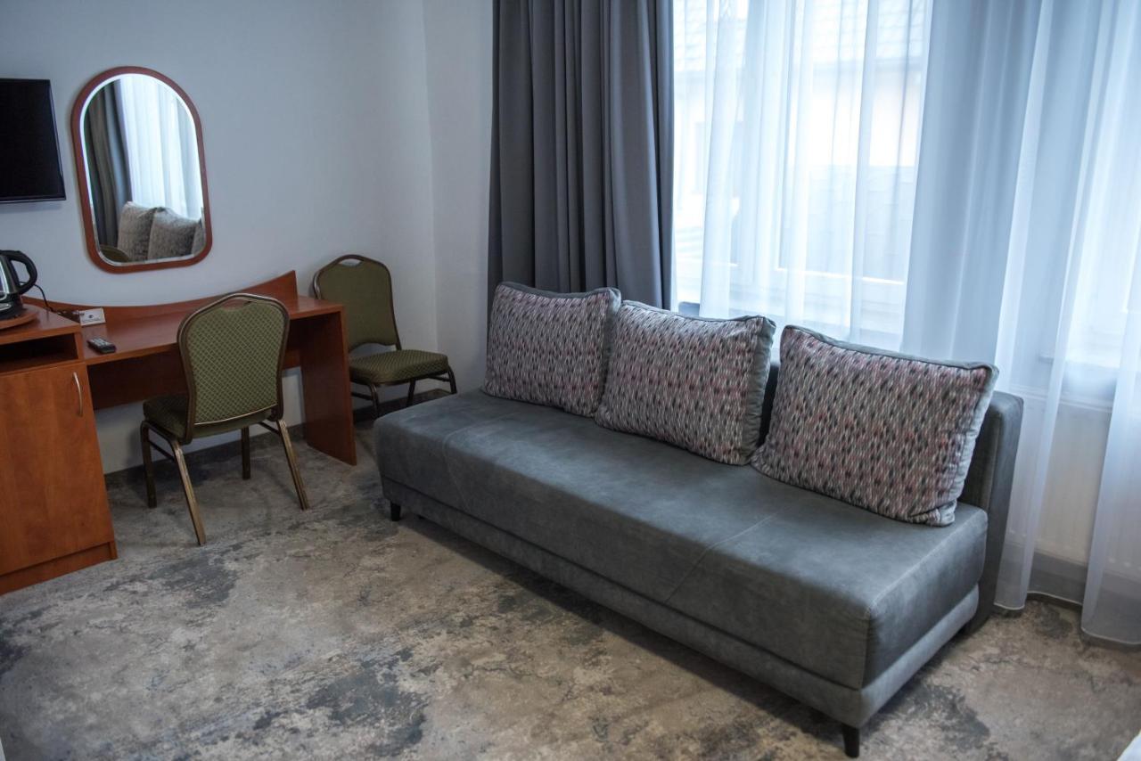 Hotel Paradiso Suchedniow ภายนอก รูปภาพ
