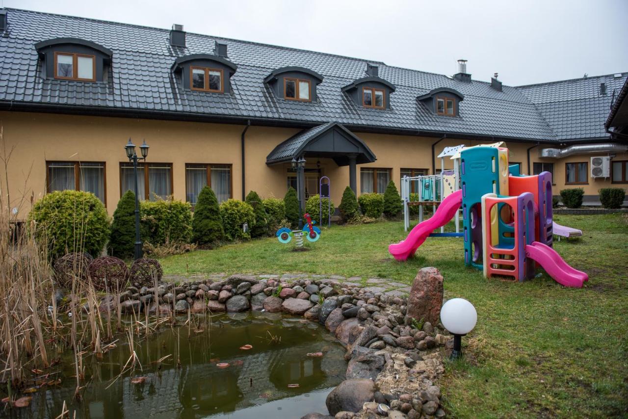 Hotel Paradiso Suchedniow ภายนอก รูปภาพ