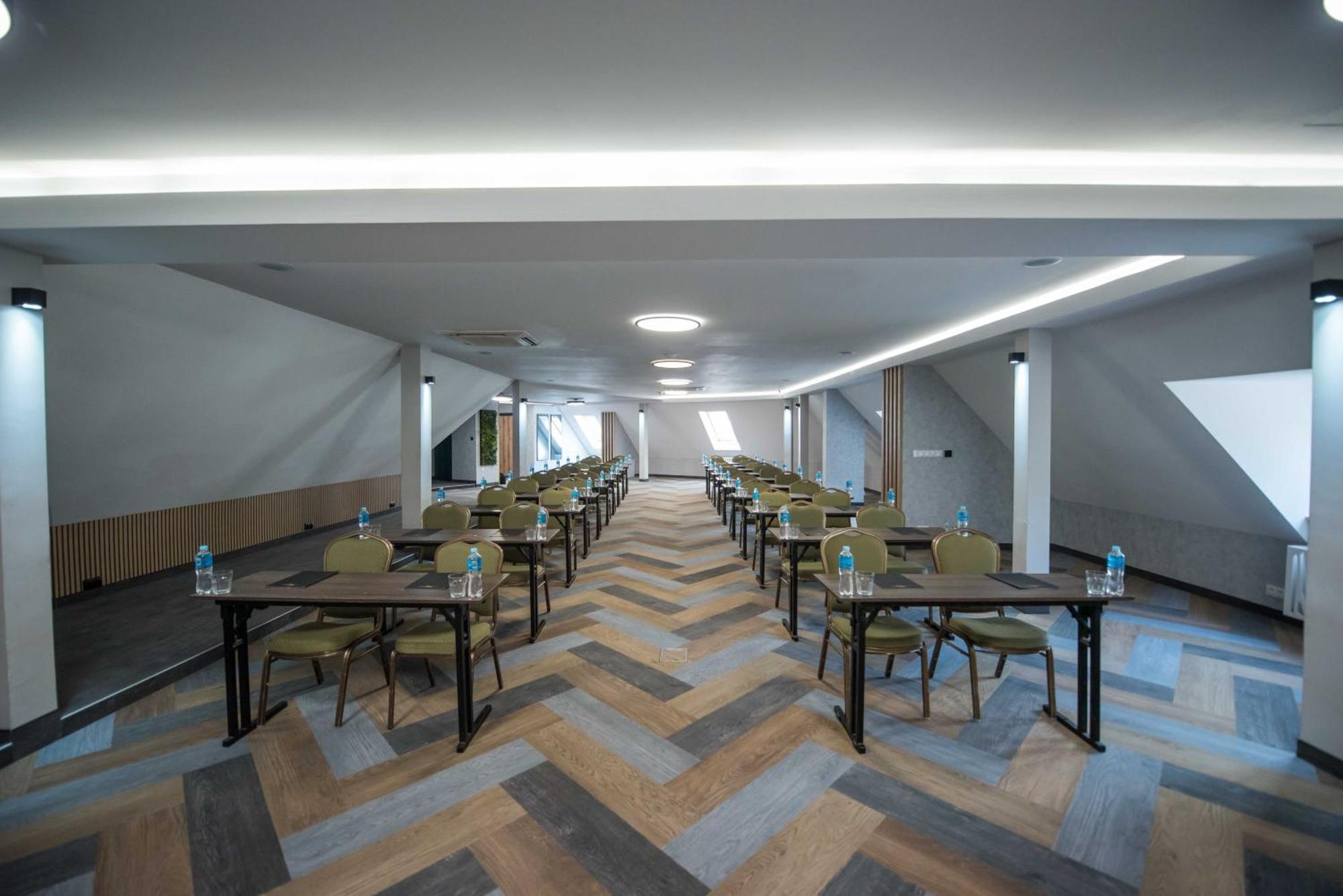 Hotel Paradiso Suchedniow ภายนอก รูปภาพ