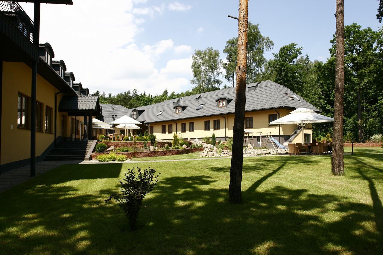 Hotel Paradiso Suchedniow ภายนอก รูปภาพ