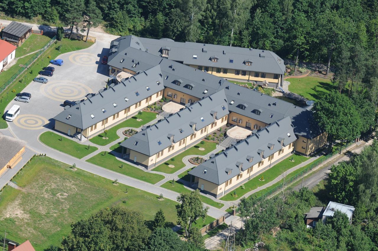 Hotel Paradiso Suchedniow ภายนอก รูปภาพ