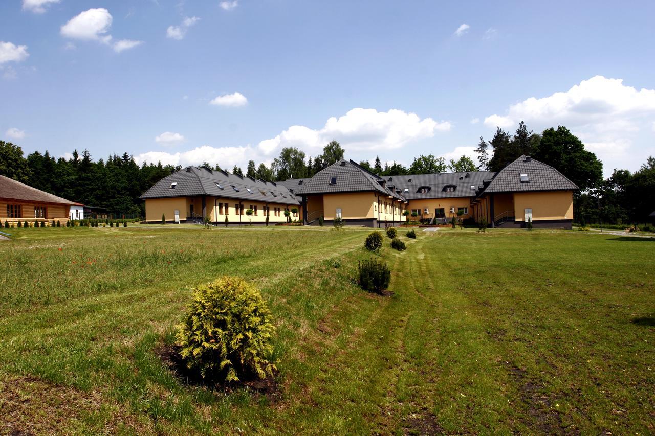 Hotel Paradiso Suchedniow ภายนอก รูปภาพ