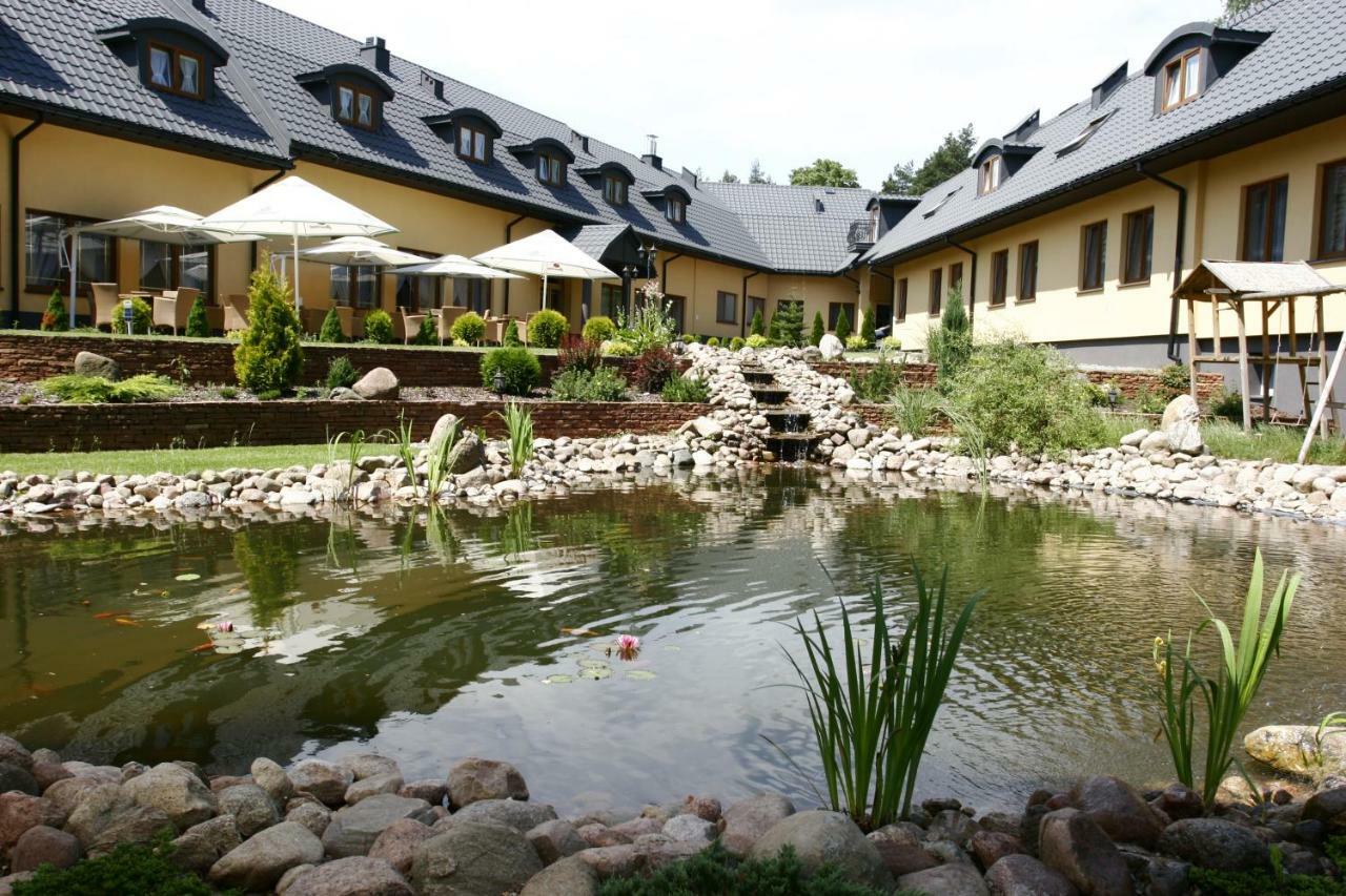 Hotel Paradiso Suchedniow ภายนอก รูปภาพ
