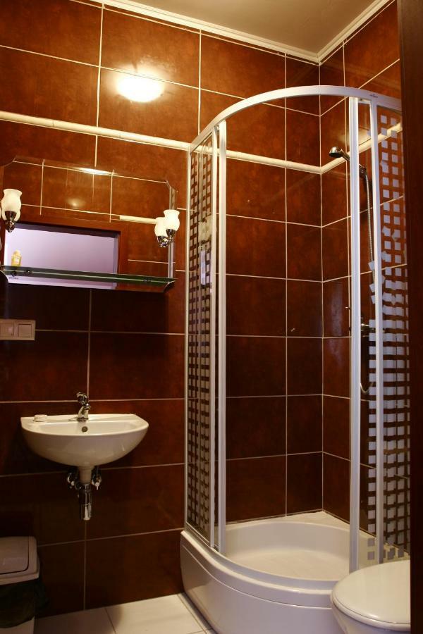 Hotel Paradiso Suchedniow ภายนอก รูปภาพ